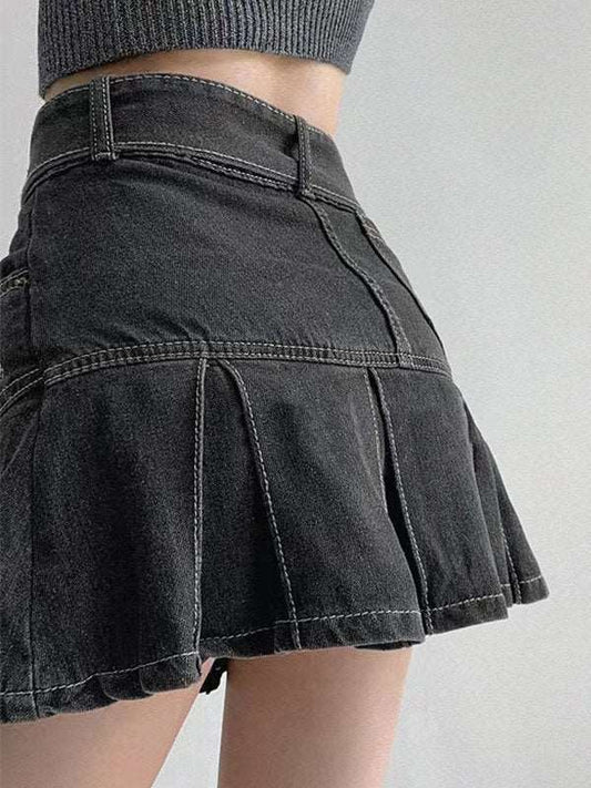 Buckle Belt Pleated Denim Mini Skirt